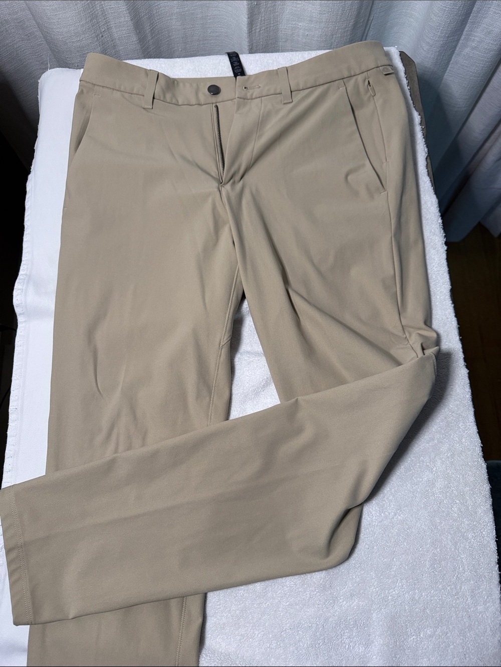 Lululemon athletica Men's Slim Stretch Chino Pants in Khaki